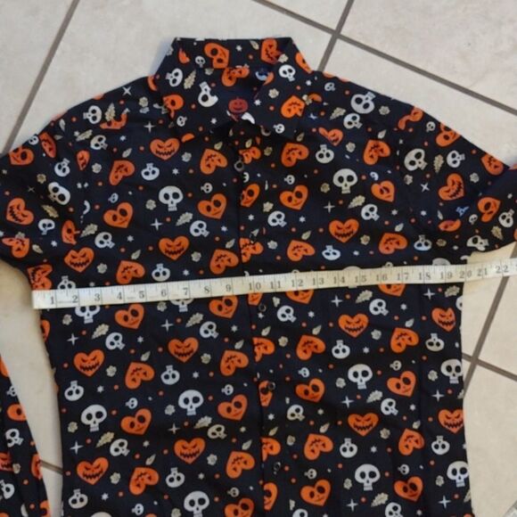 NWOT Simon Banks Halloween buttondown longsleeve shirt heart pumpkins skulls S - Picture 6 of 10